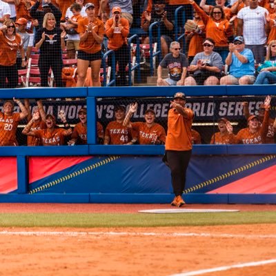 @TexasSoftball Associate Head Coach. Husband to @CoachCRex. Dad to two amazing boys. Former Twins player and coach. #hookem