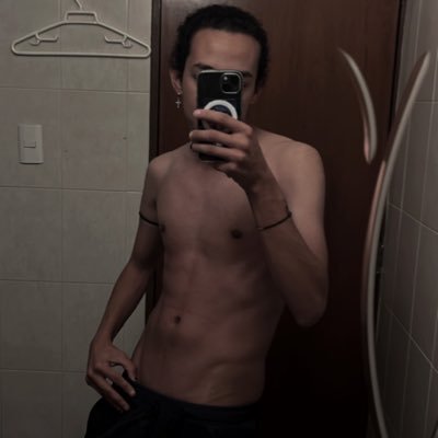 | 🇲🇽 | Bisexual King ✨ | venta de contenido ⤵️ | DM abierto 😉 |