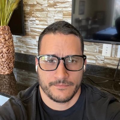 bracho86's profile picture. Connecting the dots •••