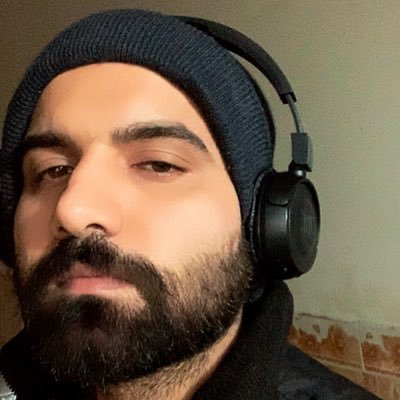 rapakram's profile picture. piano 🎹