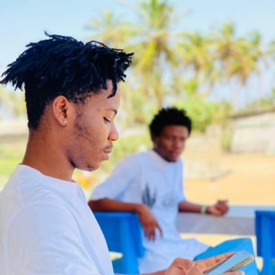 solashsbg's profile picture. One thing I learned when getting back on your feet is to know who not to walk with again.