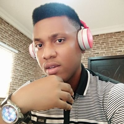 Tech Enthusiast, Experienced Software Engineer, Web Developer and Web Designer
