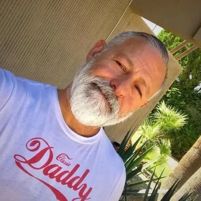 CarlosH70278327's profile picture. Life is what you make of it 💯😘