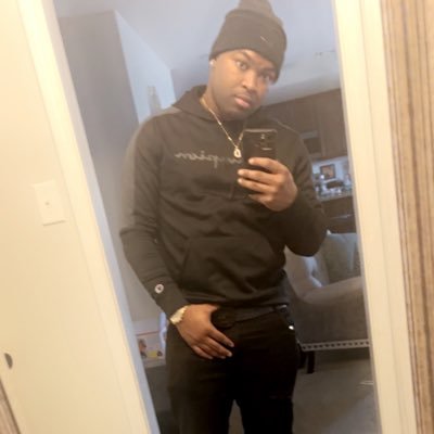 I can do all things through christ who strengthens me, Welder at Ingalls👨🏾🏭, Hooper 🏀 Instagram: nba_pot Snapchat: devontagucci
