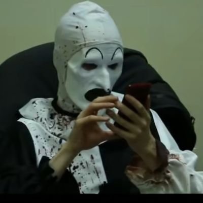 GothiccGxrl's profile picture. My life is all Panic! and no Disco 🕺
💛XI•XXIX💛
Got the Morbs