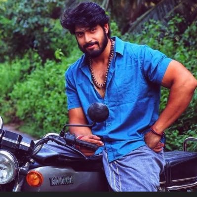 Ruslaan171's profile picture. top