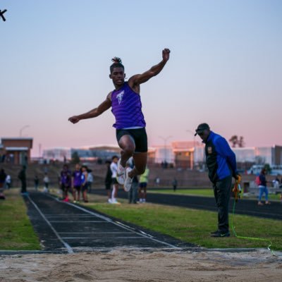 C/O 2023 Football: WR/DB | Track: Long Jump/200/4x2/4x4| 163lbs | 6ft | GPA: 3.7