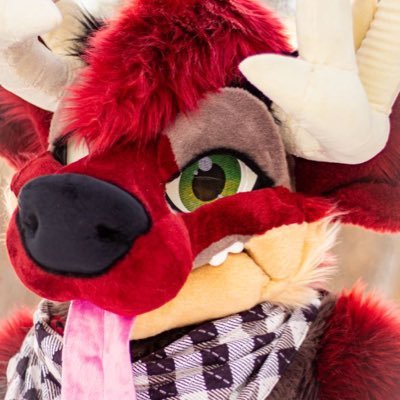 deer @morefurless wah @pnworks suiter 27yo novice dancer and drawer. likes games . learning engineering speaks 🇬🇧 learning 🇩🇪