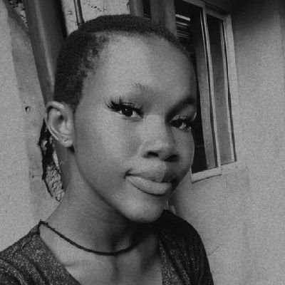 Emmanuella2704's profile picture. A skincare consultant// beauty and lifestyle coach// lover and distributor of fragrances and nighties. will give you the best, university gists and vlogs.❤️