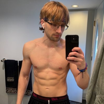 TikTok: greg_4life / 27 / 🇮🇹🏳‍🌈 / Just looking to have some fun 😈 / Single