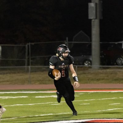 5’10/ 175 lbs/ INF/ RHP/ Midwest bruins baseball/ Jeff west 26’ QB/DB