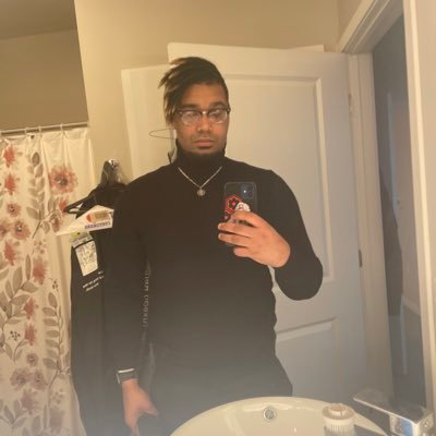 FoxxxOnAHiLl's profile picture. former Athotski member