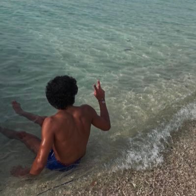 JzKv1's profile picture. “No one knows what you feel inside.”