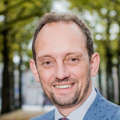 Rector International Institute of Social Studies https://t.co/6L70iiAD40. Voorheen theologie-decaan, diversity officer, lid Eerste Kamer, hotelier