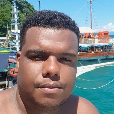 TOMEI STRIKE NA OUTRA CONTA
Compositor de samba enredo e pagode✍
Reclamão de twitter 🗣
Especialista em fofocas inofensivas