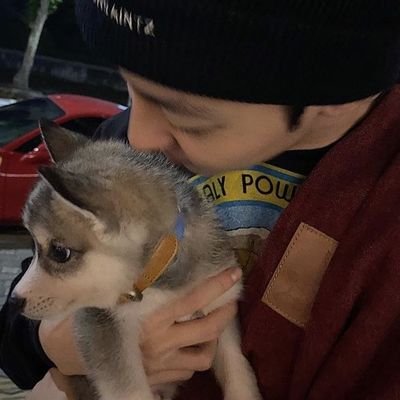 iadorewoosung's profile picture. Young and wild