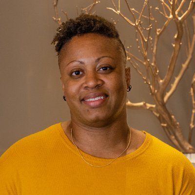 authorsleverage's profile picture. I help authors convert bestselling books into profitable online courses.