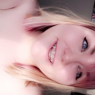🚫+18 only 🚫⚜️Not your average BBW⚜️🍄 Green witch & Bad Bitch🍄🌻selling content🌻 🕷kink catering🕷 💅🏼always horny💅🏼 💄she/her💄 🏳️🌈ally🏳️🌈