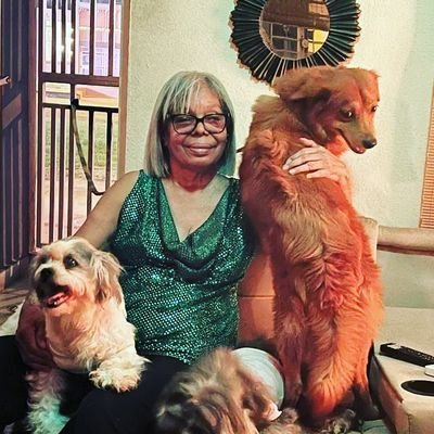 Negra nacida al norte mar Atlantico en un pueblo llamado Cataño. Enfermera Geriátrica y Pet 🐾Grooming/ Entrenadora caninos y amante de su fam.Adoro a Dios.🙏