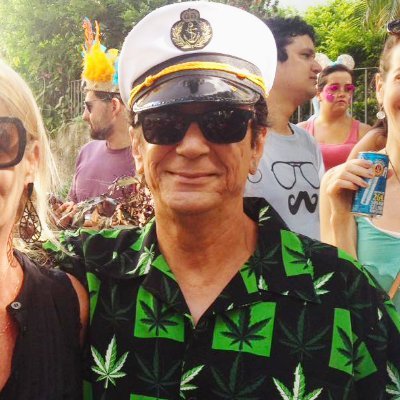 KrisJasm's profile picture. Dinossauro maluco beleza🦖✌️
Cannabista 👽  4⃣2⃣0⃣
Flamenguista ❤🖤 Sou do mar 🌊🏊‍♀️ NFS gamer🏁🤘Rock🤘 #BrasilSoberano🚩#AnistiaNão🚩