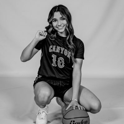 Canyon High School Class of 2024| 5’5 | 130 lbs | Small foward | 3.7 gpa | email : hadleyjaesauceda@icloud.com