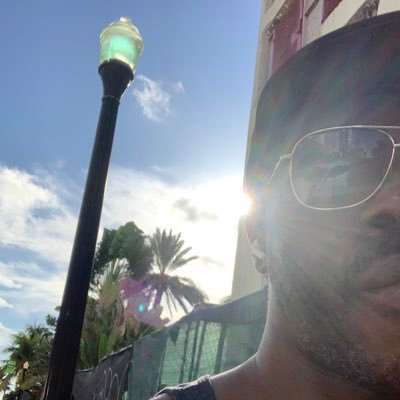 Cool dude 🇯🇲🇯🇲; always good to vibe with other cool peeps; very discrete!