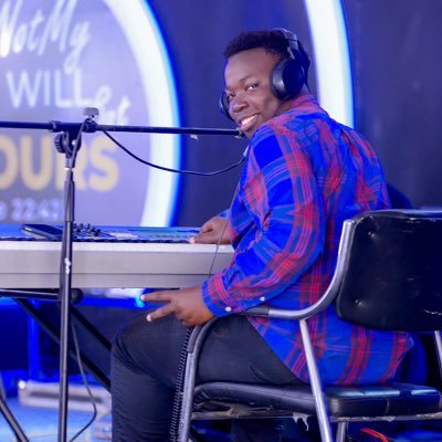lumosimordecai's profile picture. God fearing || Entreprenuer || musician || Love charts📊📈