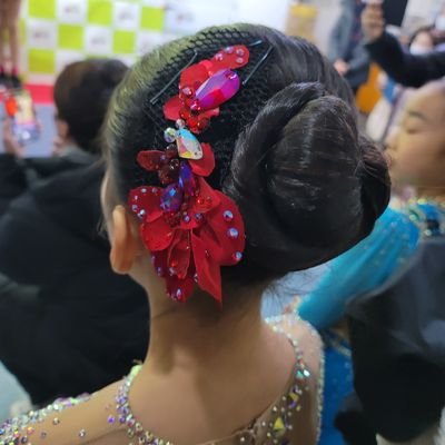 ou3DBZVgMINPRCx's profile picture. 