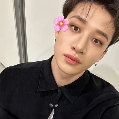 sakurabbyul's profile picture. ♡ 971003
♡ 980319
♡ 000526
♡ 010113 ♡