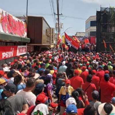 Soldado del Comandante Chavez, Luchador Social, bajo las órdenes del Pueblo y con @NicolasMaduro me resteo.
Enlace Territorial PSUV Mariño