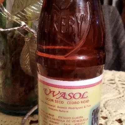 soy fabricante del vino que se llama UVASOL y alimentos en consereva del mismo nombre,tecnico portuario,exsindicalista,barman y chef,.