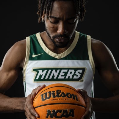 🇬🇭🇮🇹 MST MBB🏀📚 Aerospace Engineering🚀 CO✈️MO 👻/📸: iam_mab28