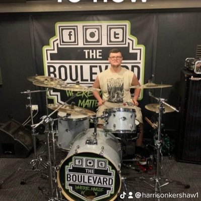 #MUFC🇾🇪 #glazersout 🔰🥁drummer in @obidium1 🥁