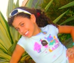 Menina que ama chocolate ama a família e os amigos, ama besteiras e amo dança adoro tirar foto linnda só eu mesmo s2