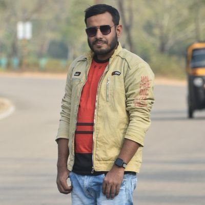 Who doesn’t want their Twitter profile to look attractive? The bio you curate is the first thing people notice and can lure them to follow you. Those few words