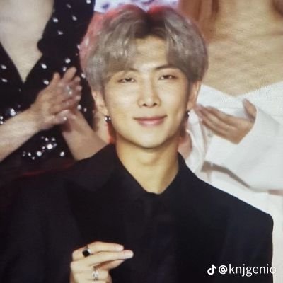 Life is a sculpture that you cast as you make mistakes and learn from them.
- Kim Namjoon.
• she/her •
tt - namjoonsleftasscheek⁷