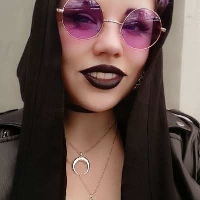 26 | female | rus | bisexual | badfem |  goth clown | rolling dices | making arts | living in BPD hell
Донаты: 2202 2002 6100 7593 СБ