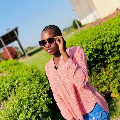debamiaji's profile picture. Yet to be a Software Engineer, Fashion Designer.