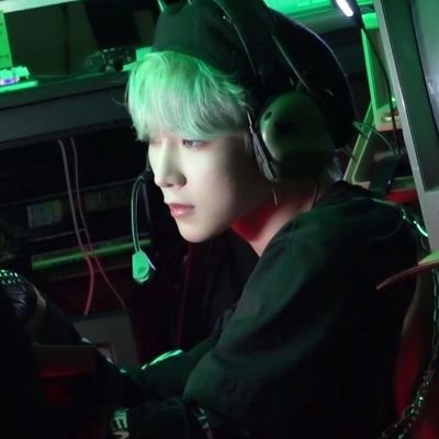 23 yrs old // 𝗯𝘁𝘀 // 𝗹𝗶𝘁𝘁𝗹𝗲 𝗺𝗶𝘅 // StrayKids // Exo // 𝗮𝗻𝗶𝗺𝗲 𝗳𝗮𝗻 // TxT // blackpink // Athens // KoreaLover