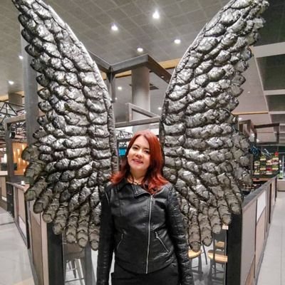 Kathe_CN's profile picture. 📌 Looking up to the sky 💙                                  Al final gana lo simple🍀
  😻catlover
📍Here and Now as a mantra💫