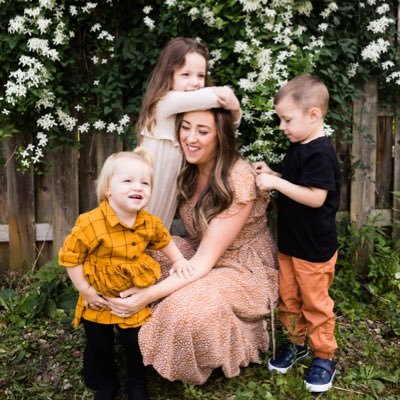 Mostly tweet about the chaos of 3 kids and @ my husband from across the room. In excess: popcorn & podcasts. All (overly opinionated) views are my own.