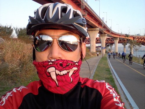 chaoLin70's profile picture. 늑대의 탈을 뒤집어쓴 양!~