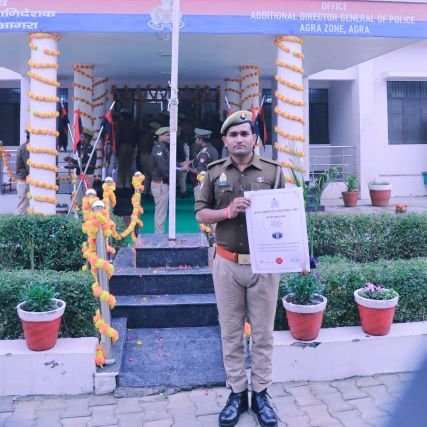 COP । #UPPolice। Personal Account ।
Working in Social Media Cell @HathrasPolice । DG's Commendation Disc (Silver) । Honesty is The Best Policy