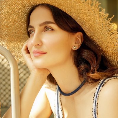 Elli AvrRam Profile