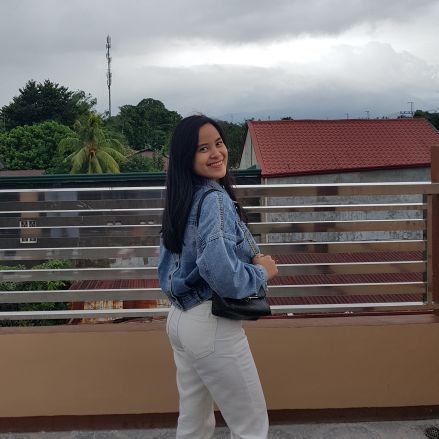 _karyllebarril's profile picture. 