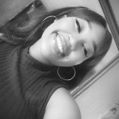 OfficialMpumi's profile picture. Couldn't find the sunshine, so I became the sunshine. Fashion designer & illustrator 
📸: @Officialmpumi | Mpumijnkosi@gmail.com