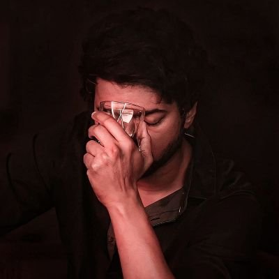 N_a_r_e_s_h_1_7's profile picture. 