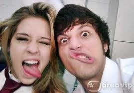 Eu sou #REBELDE , e vc?
#Padrinho:@chay_suedee. #Madrinha:@sweetrebeldes