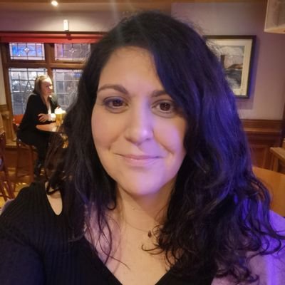 curlygalll's profile picture. Most days have a #Chandler Bing moment