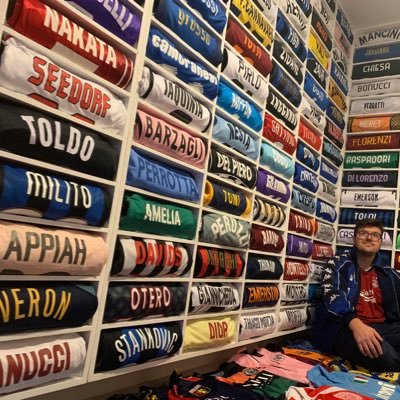 Massive Dons fan #COYR @aberdeenfc collector of Italian football shirts